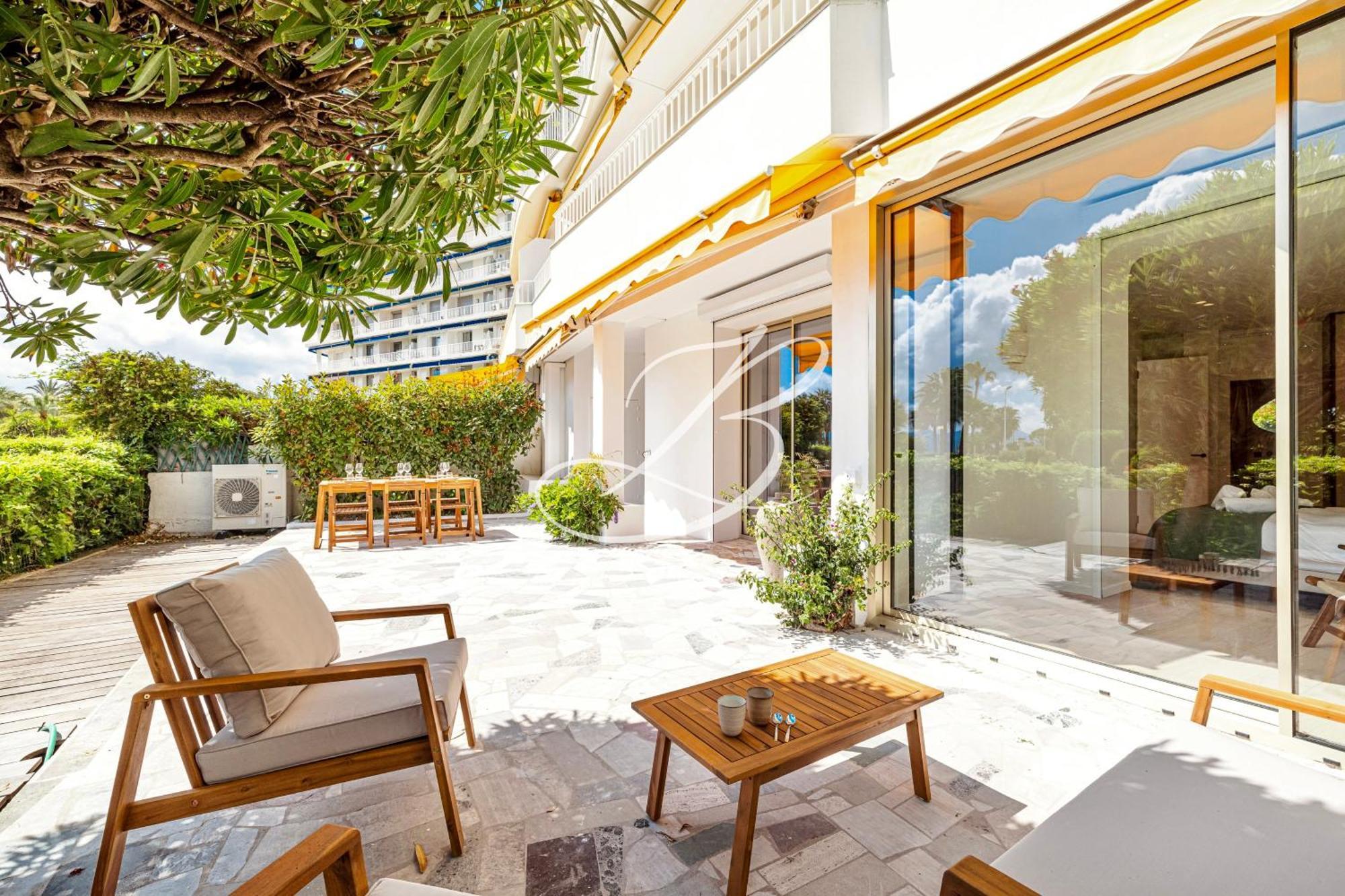 Le Jasy - Croisette Port Canto Cannes