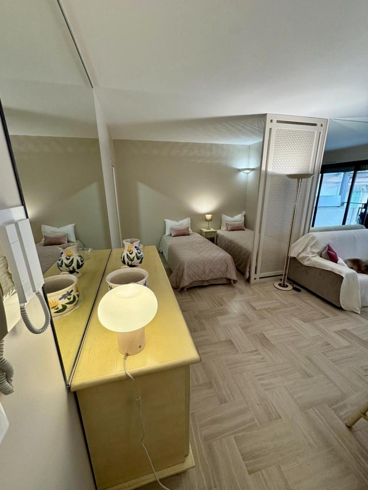 Gray D'albion Lef516 Apartment Cannes
