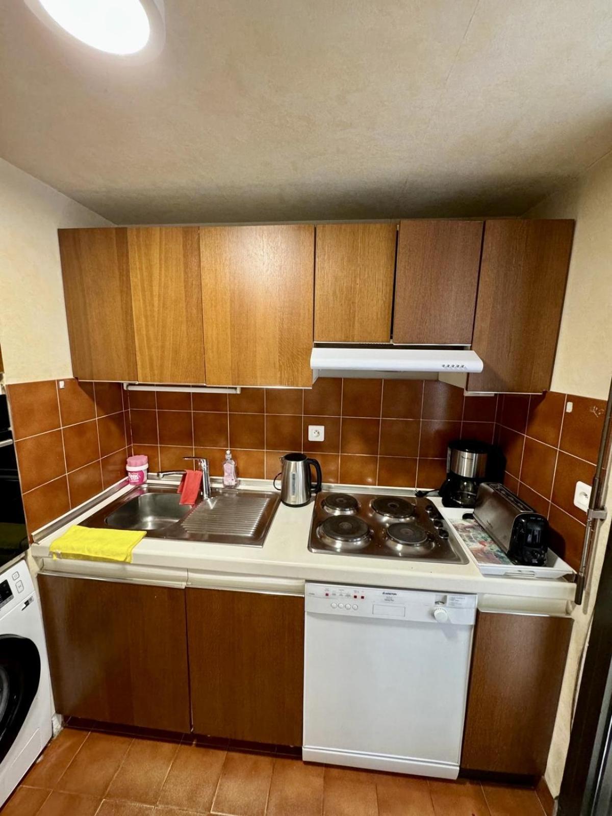 Gray D'albion Lef516 Apartment