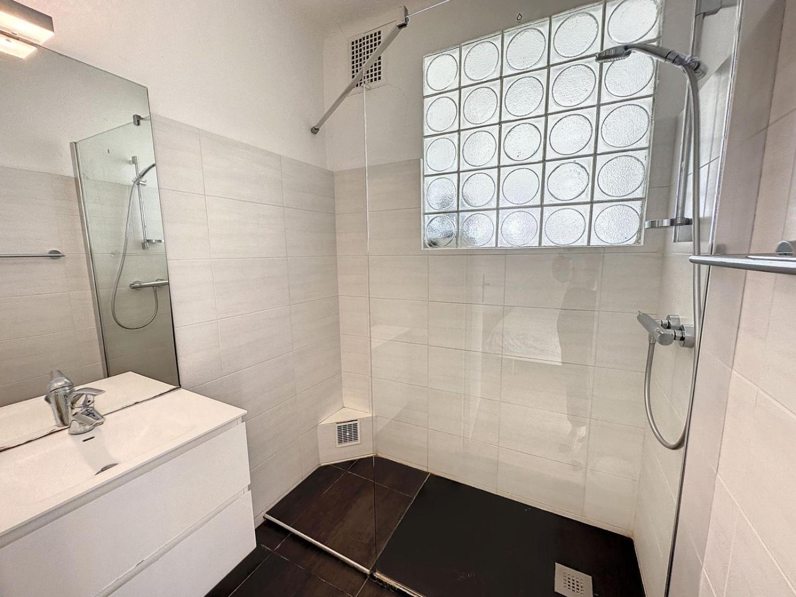 One Bedroom With Stunning Sea View On La Croisette *