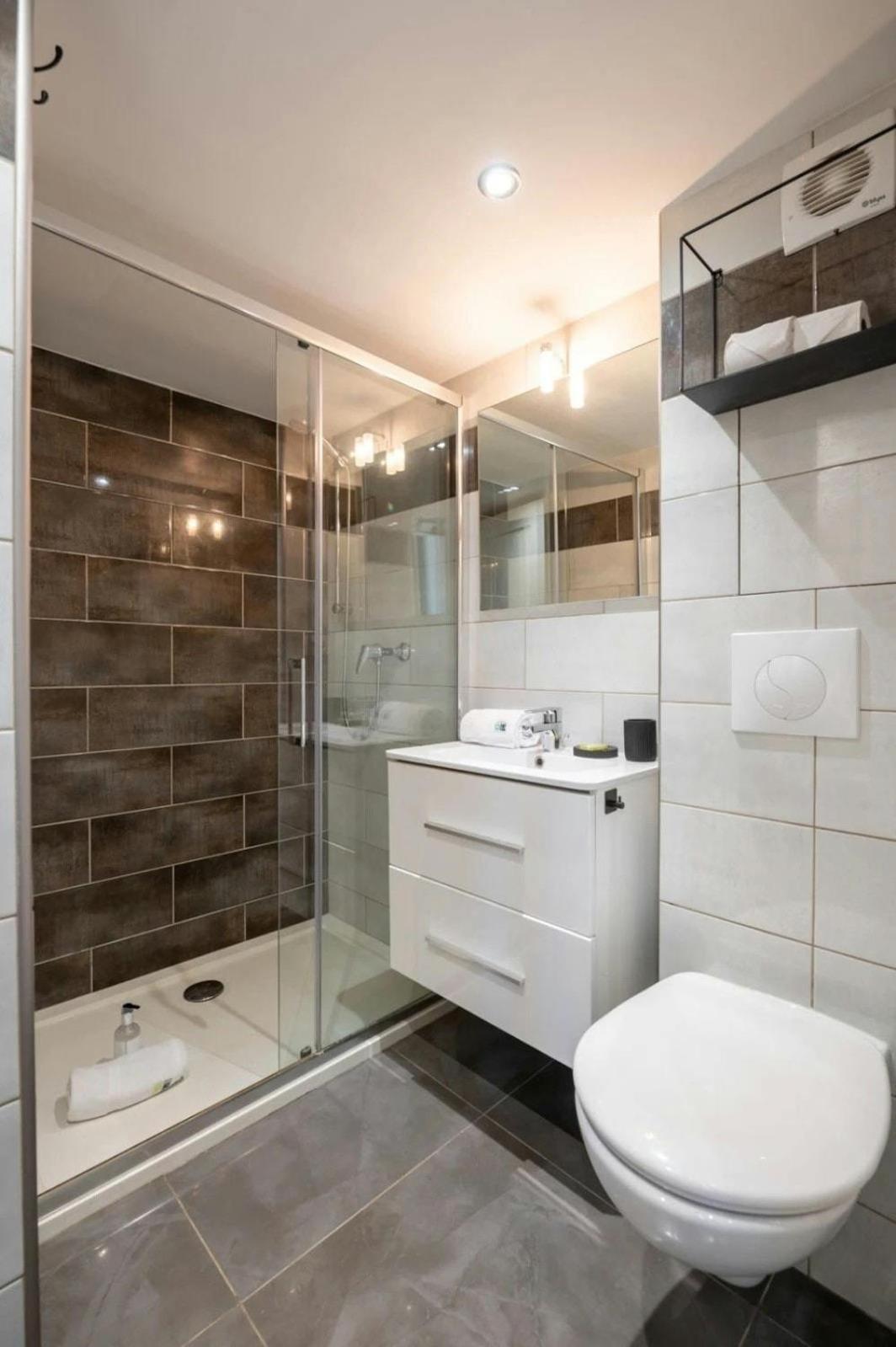 Colette Mezzanine - 500m From The Apartment Cannes