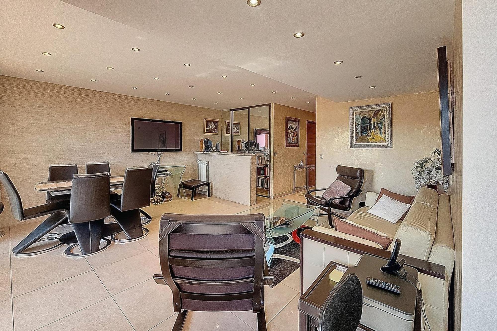 Henri Camille Real Estate - Kent - Huge 2 Bedrooms Appt - 5 Min Croisette Ferienhaus Cannes