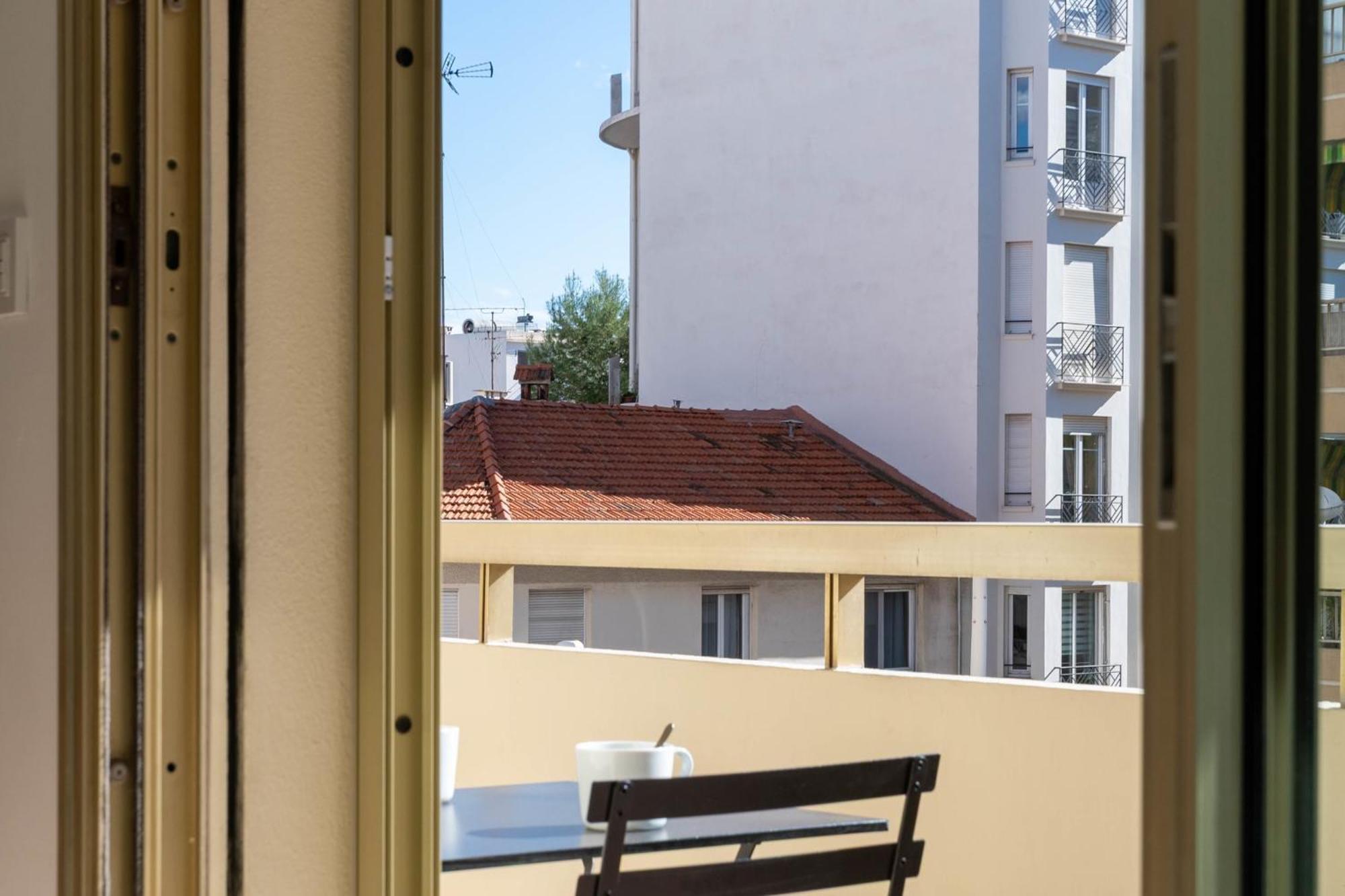 Apartment With Terrace 2 Minutes From La Croisette *