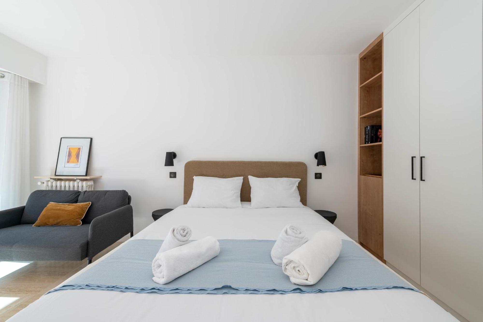 Apartment With Terrace 2 Minutes From La Croisette *