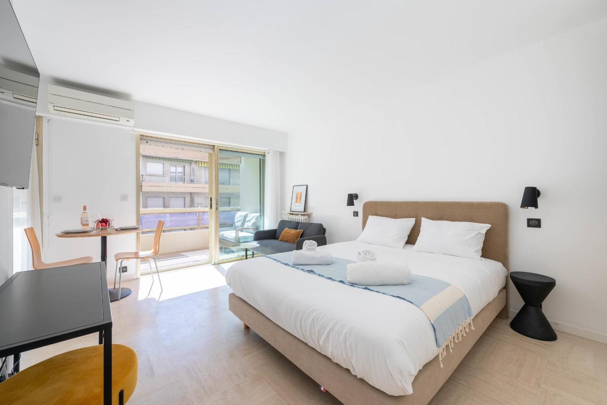 With Terrace 2 Minutes From La Croisette Apartment *