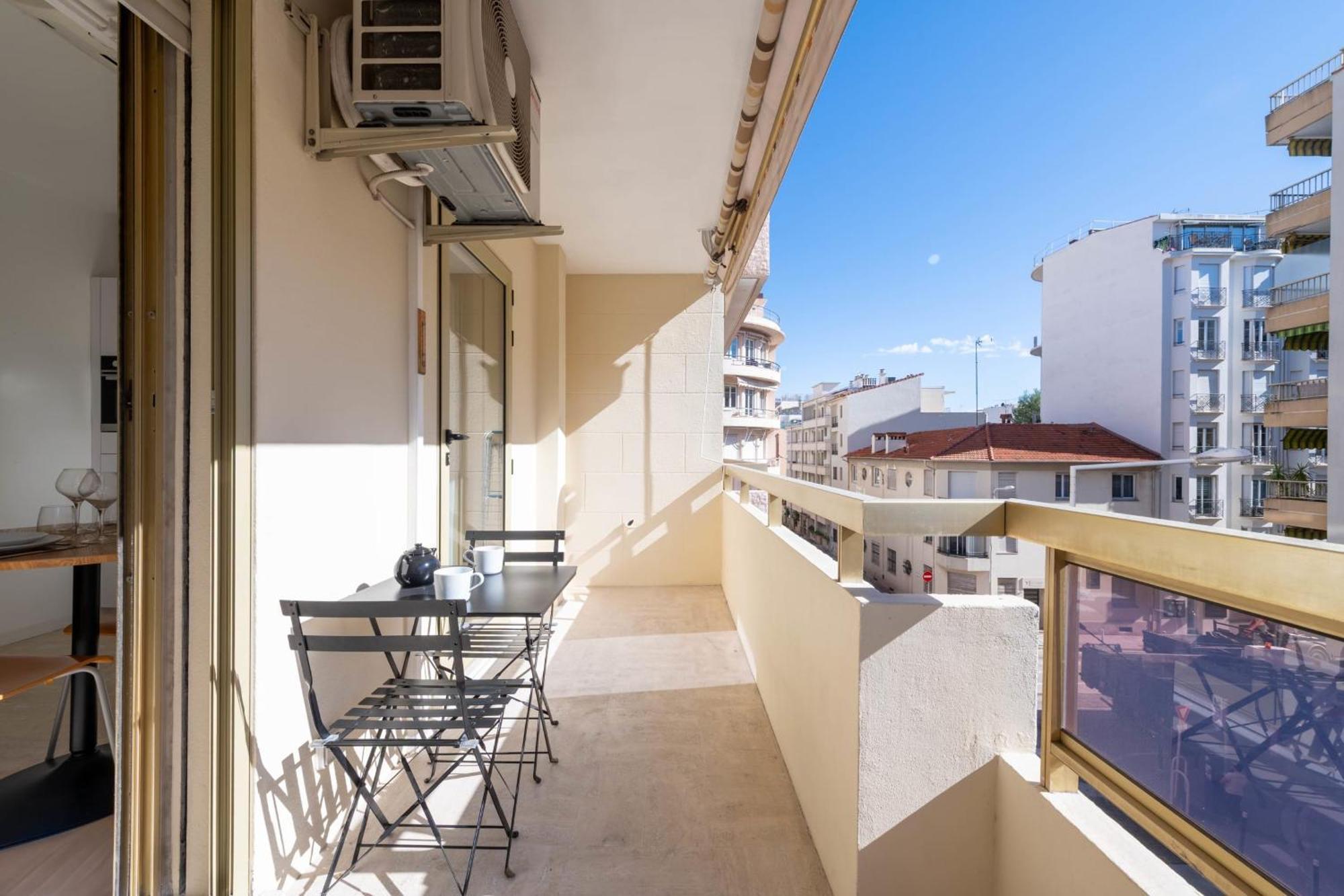 With Terrace 2 Minutes From La Croisette *