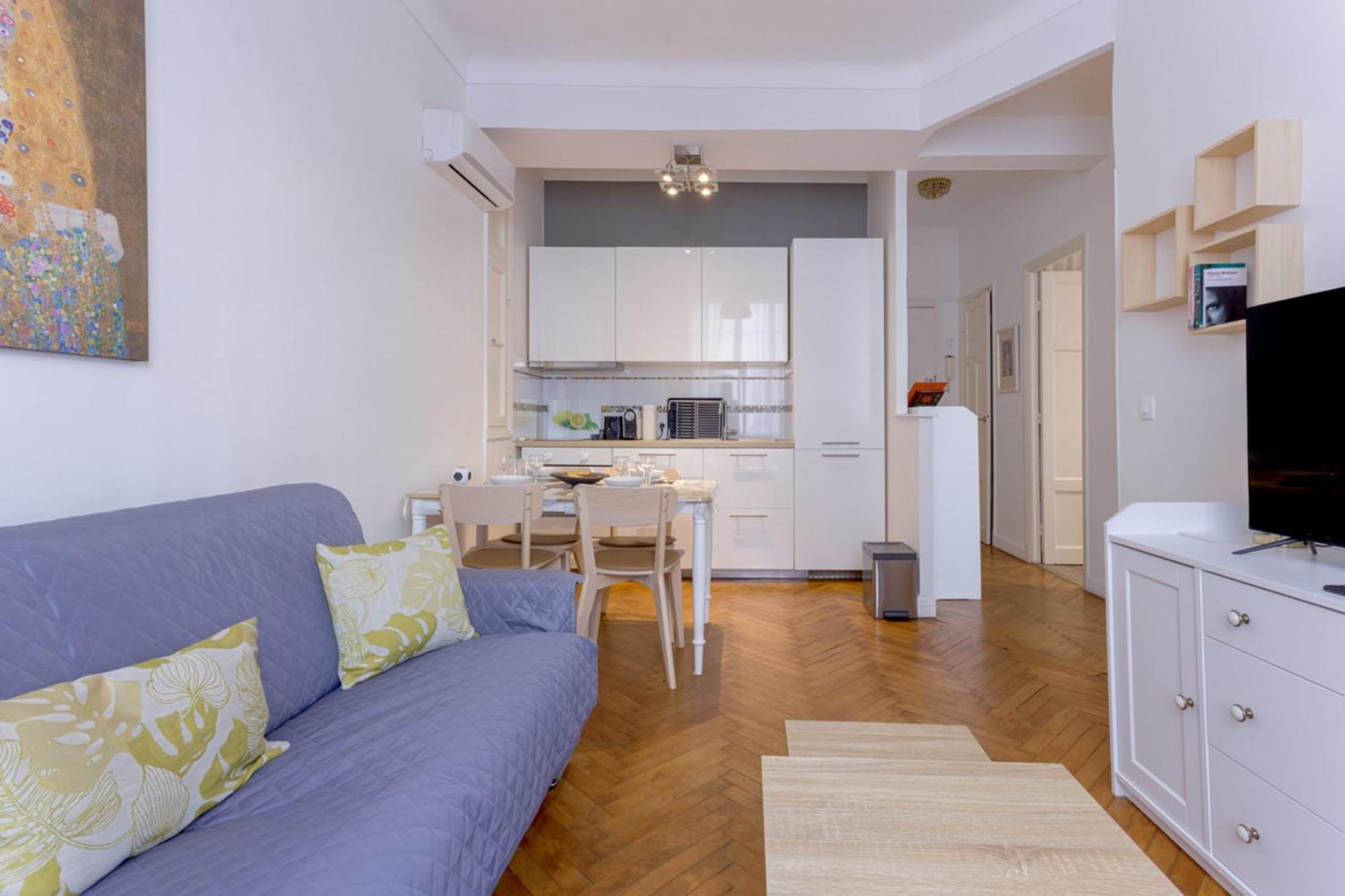 Flat In The Heart Of *