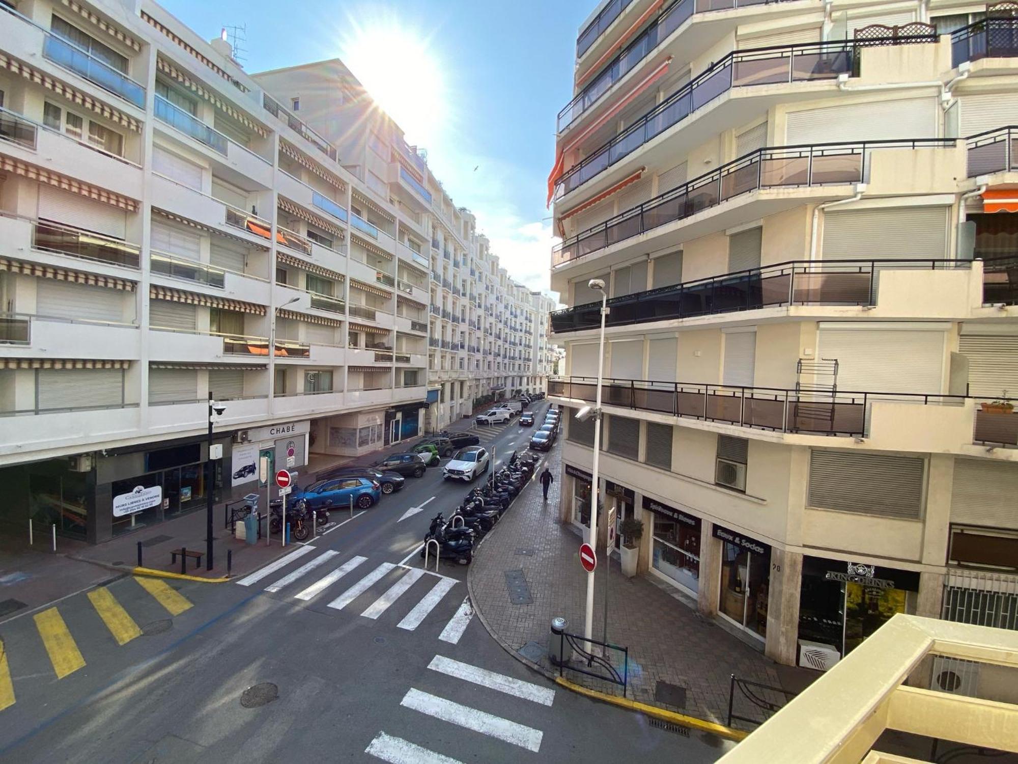 4 Pieces Balcon Parking Proche Martinez A3b130 Apartment