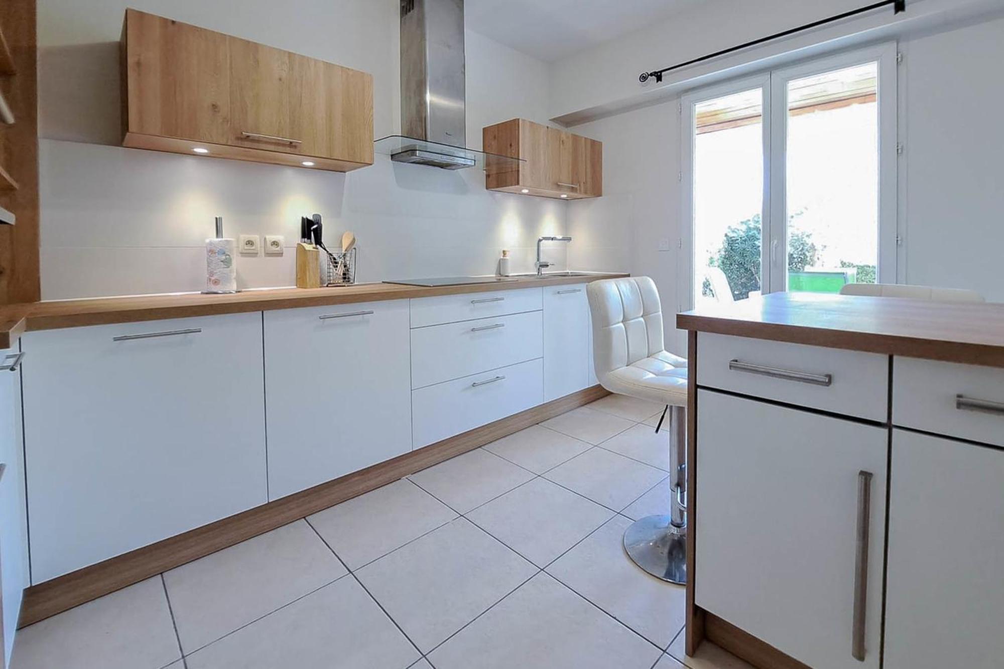 110m With Swimming Pools Ac And Garage - Benakey Ferienhaus *