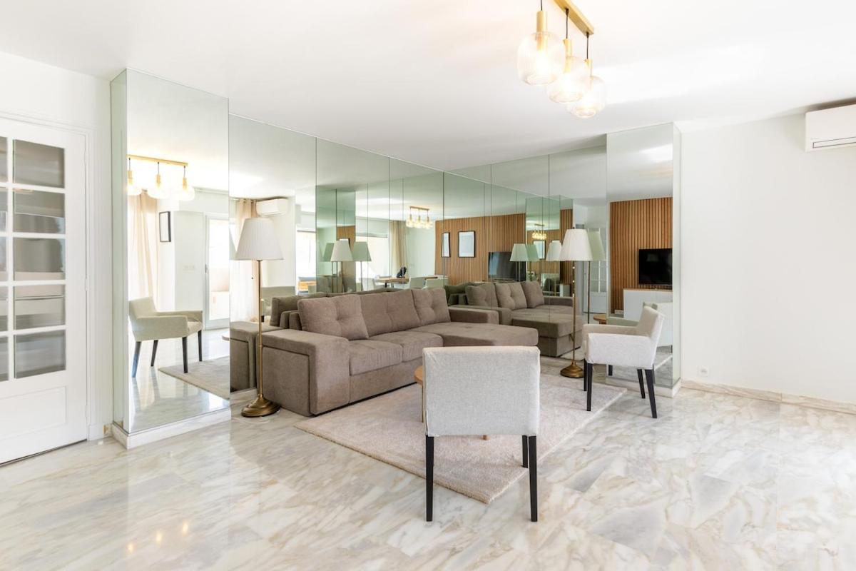 Luxurious With Sea And Carlton View