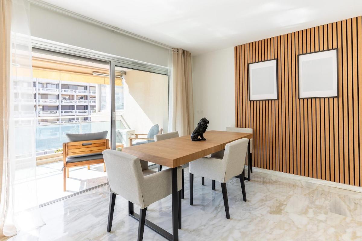 Luxurious With Sea And Carlton View Apartment