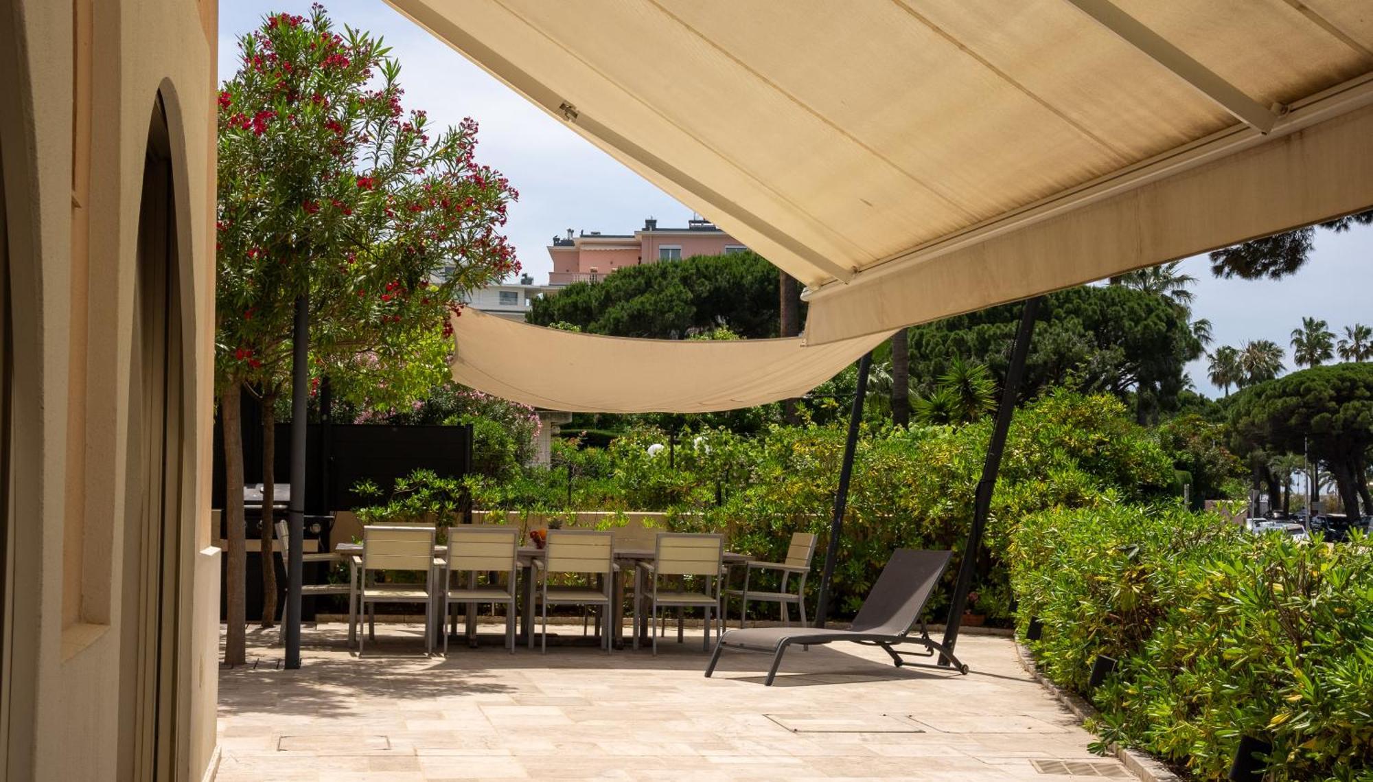 Superbe Villa-appartement Sur La Croisette Avec Grande Terrasse Apartment