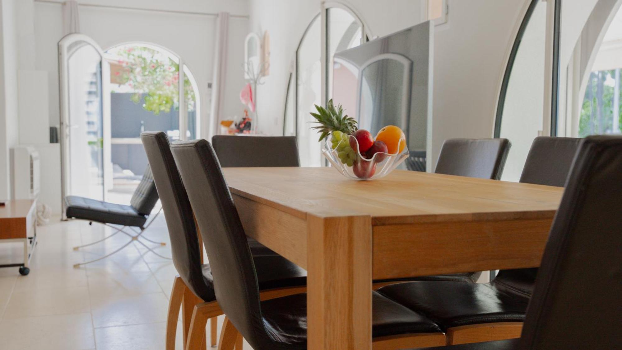 Superbe Villa-appartement Sur La Croisette Avec Grande Terrasse Cannes