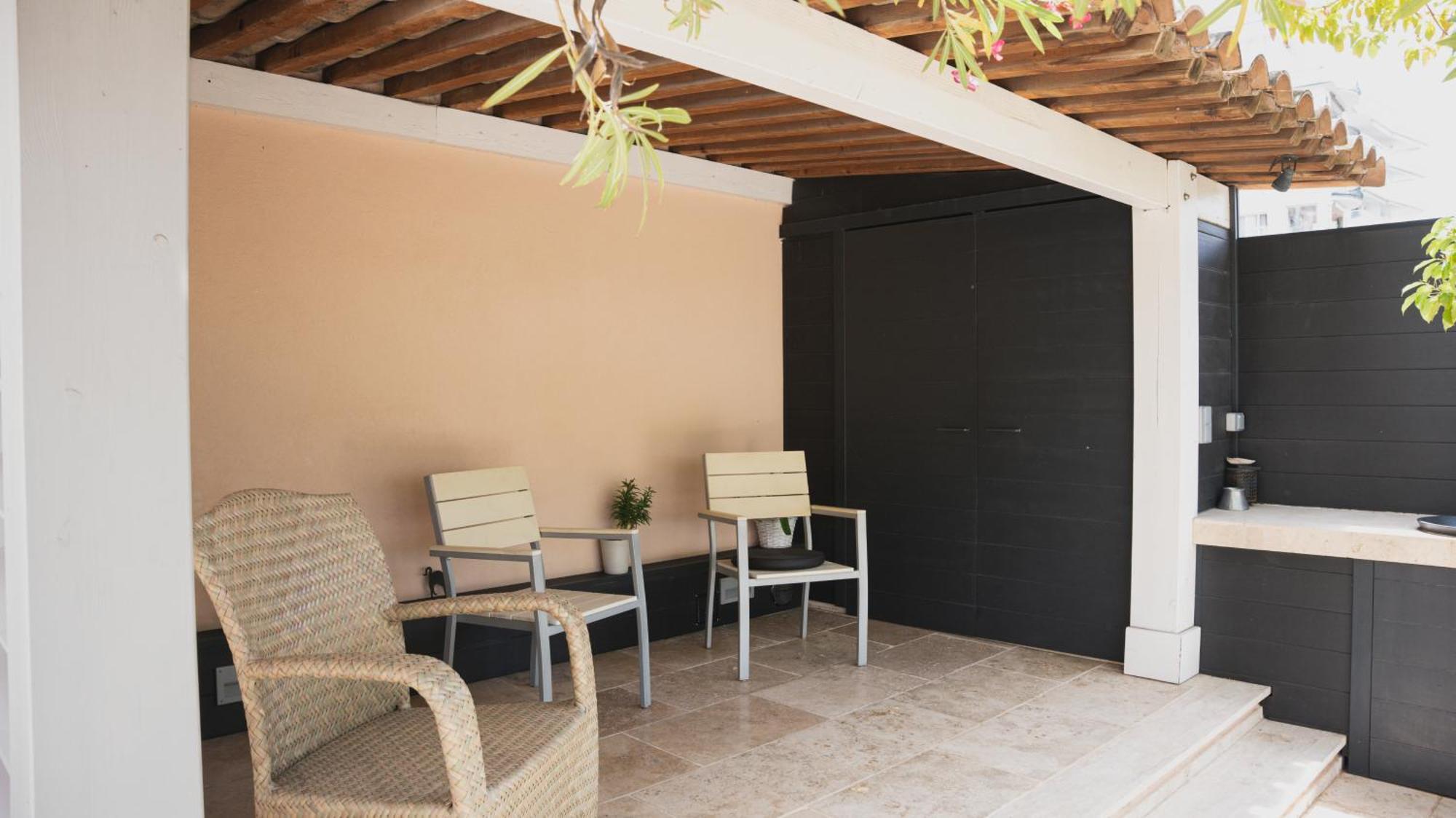 Superbe Villa-appartement Sur La Croisette Avec Grande Terrasse * Cannes