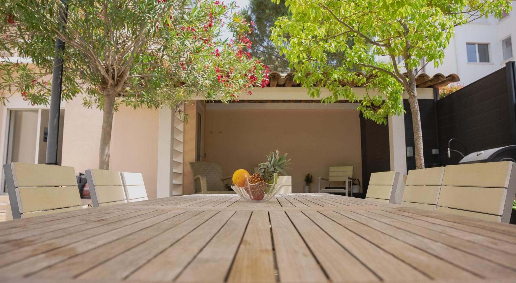 Apartment Superbe Villa-appartement Sur La Croisette Avec Grande Terrasse *
