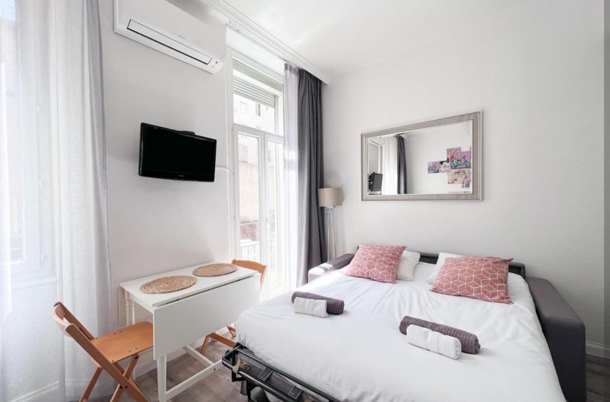 Moderne Et Calme En Plein Centre Appartement *