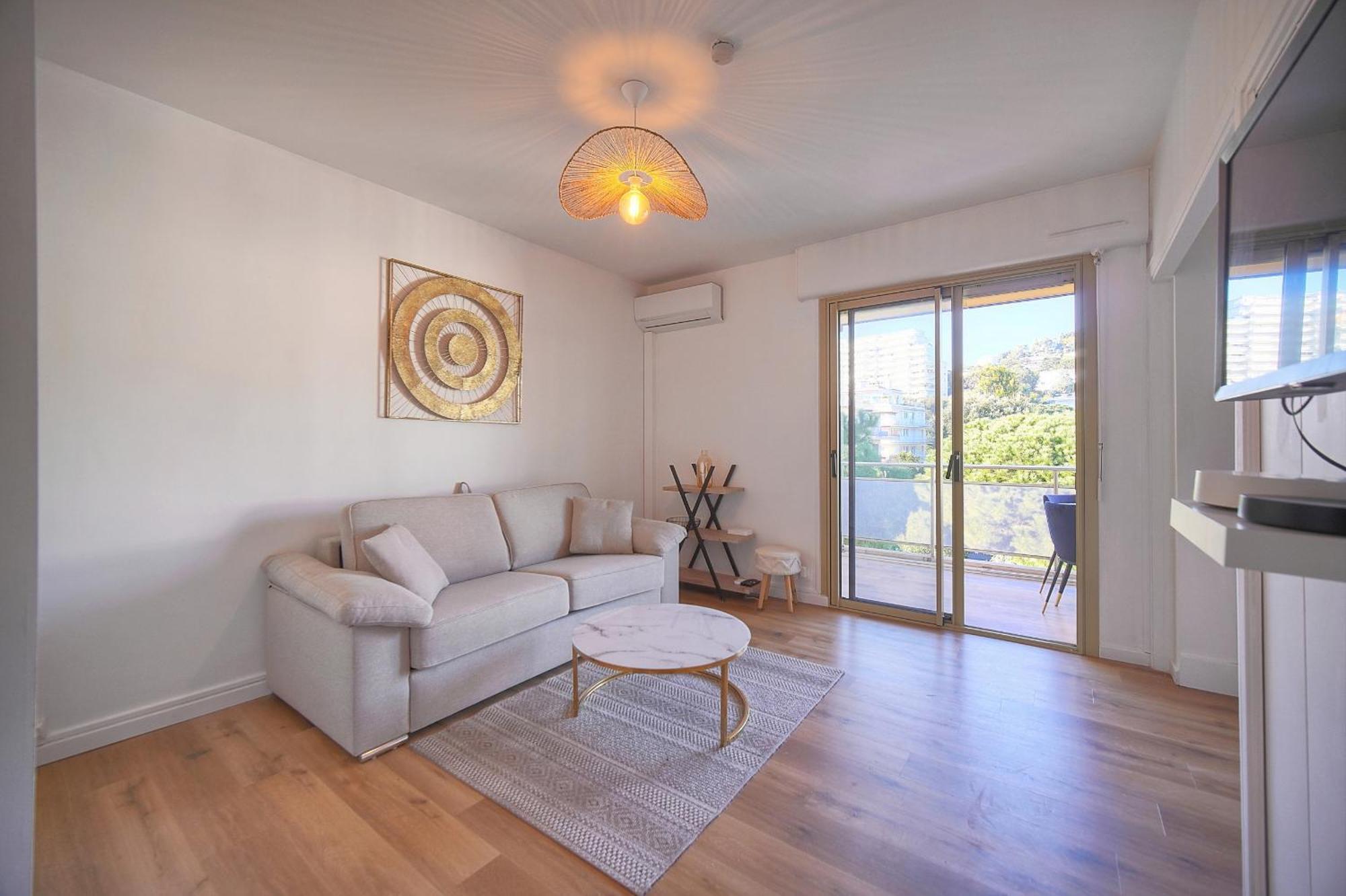 Lumineux Avec Loggia A0b203 Apartment
