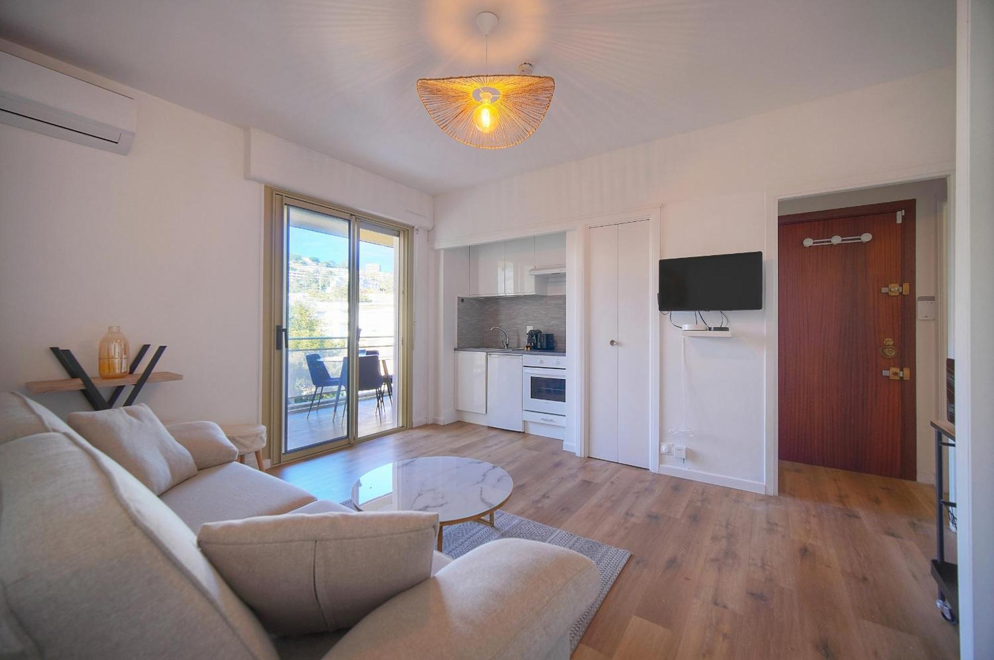 Apartment Lumineux Avec Loggia A0b203 *