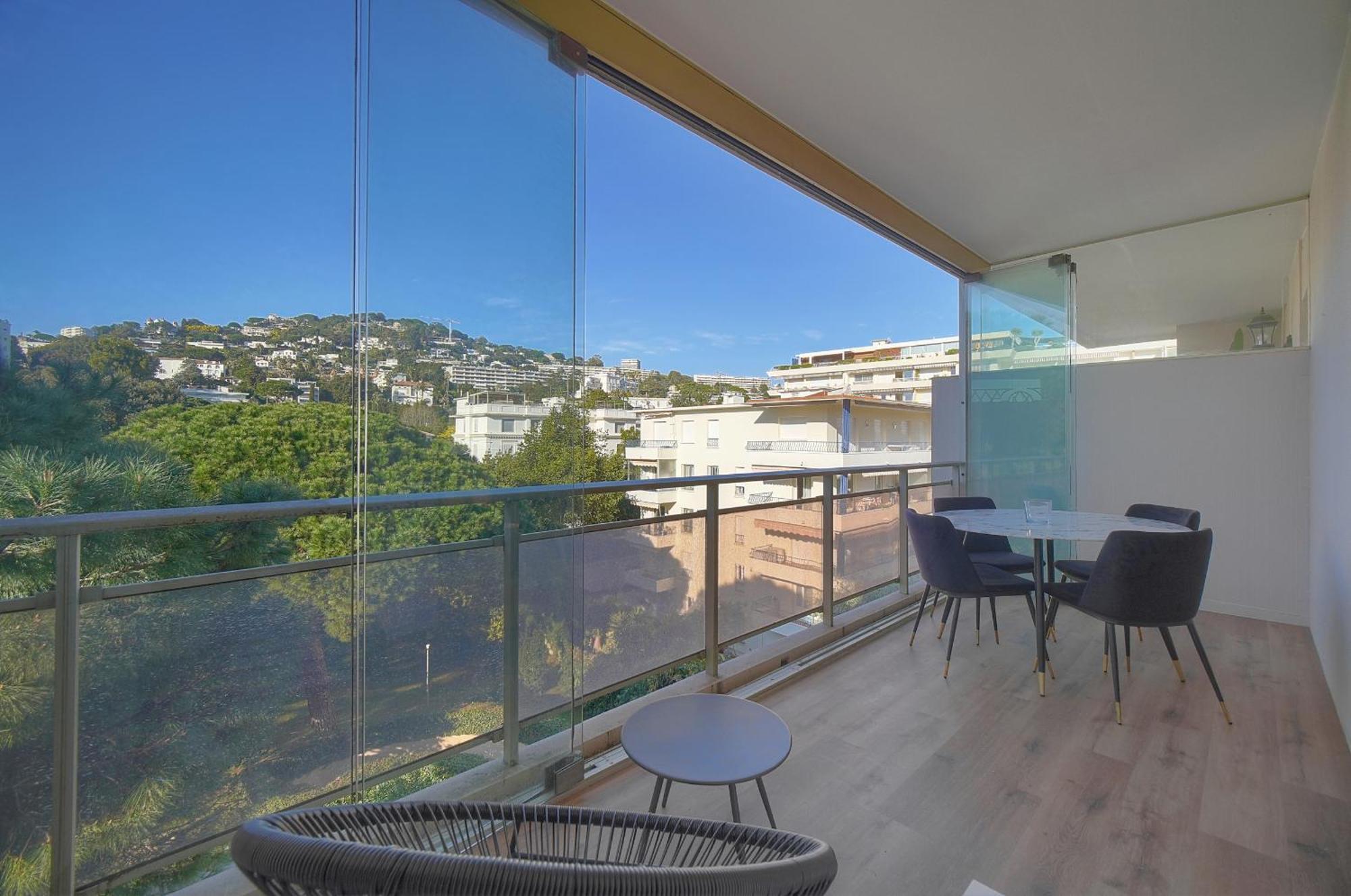 Apartment Lumineux Avec Loggia A0b203