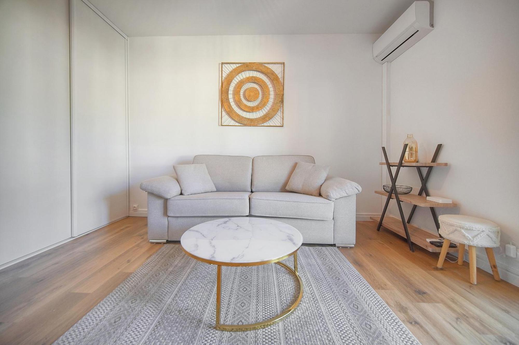 Apartment Lumineux Avec Loggia A0b203 Cannes