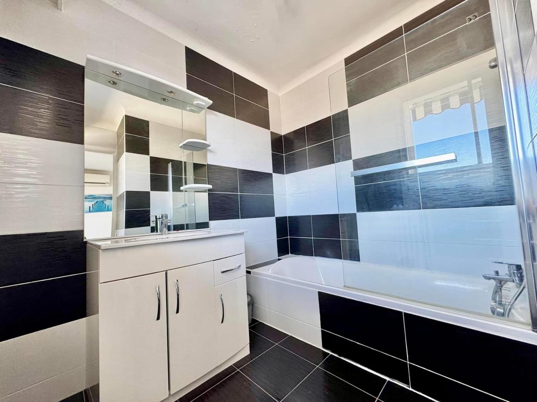 Bel 84m2 Avec Terrasse Et Parking Apartment *