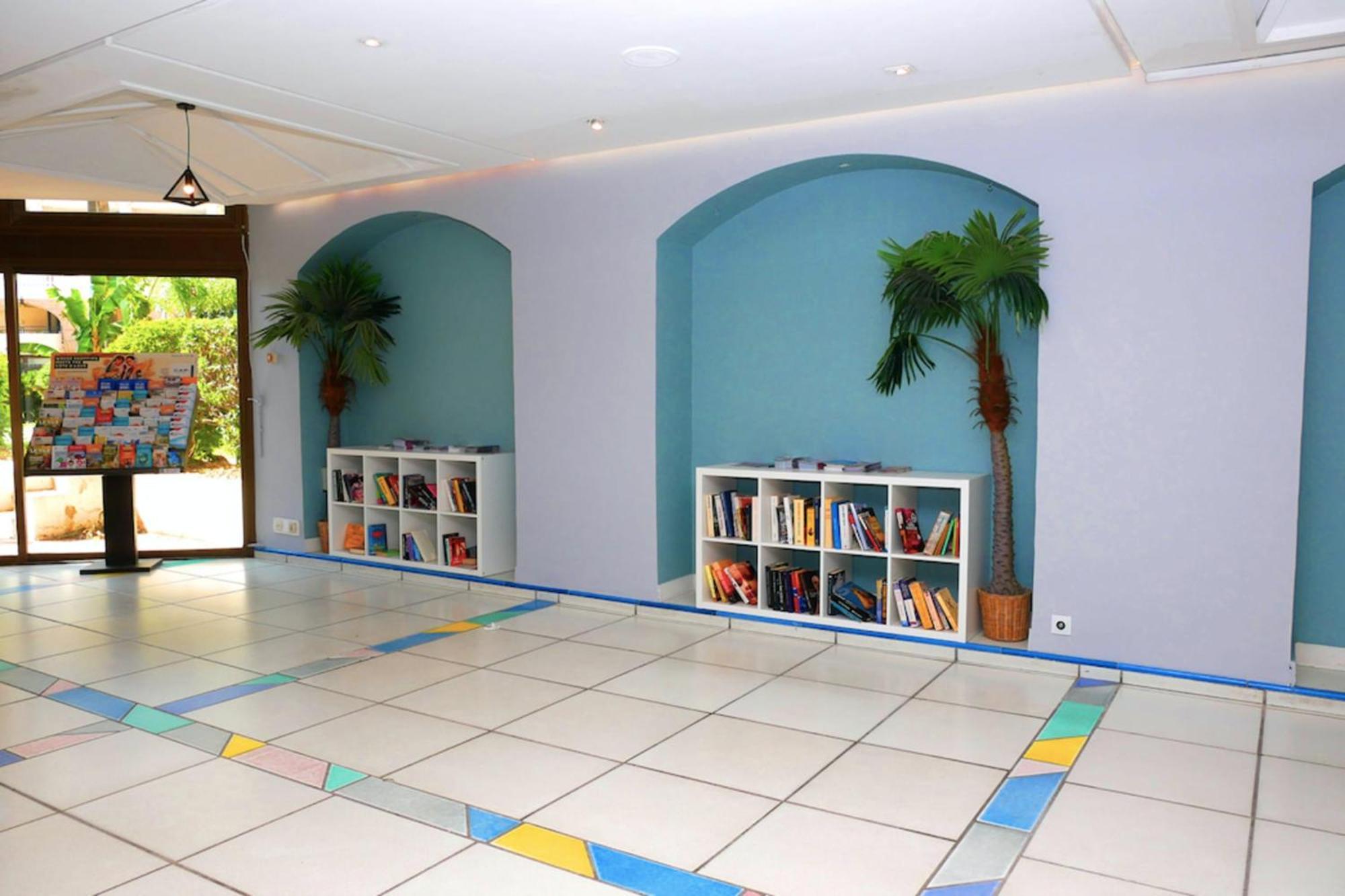 Splendid Sea View - 2 Comfy - Swimming Pools Apartment
