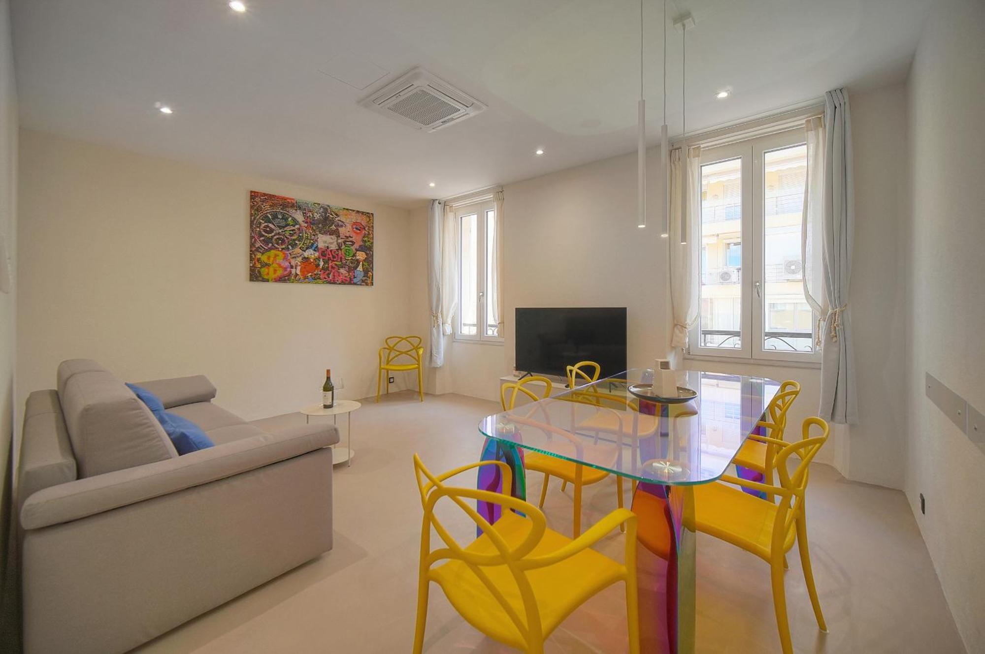 Apartment 3 Pieces Climatise Refait A Neuf En 2025 Carre D'Or A2B194