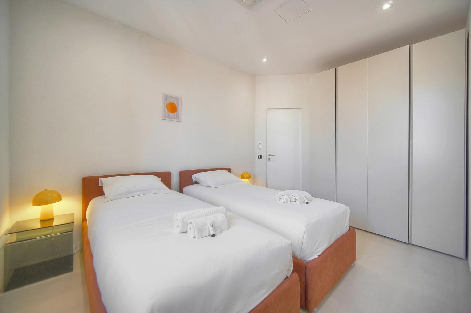 Apartment 3 Pieces Climatise Refait A Neuf En 2025 Carre D'Or A2B194 Cannes