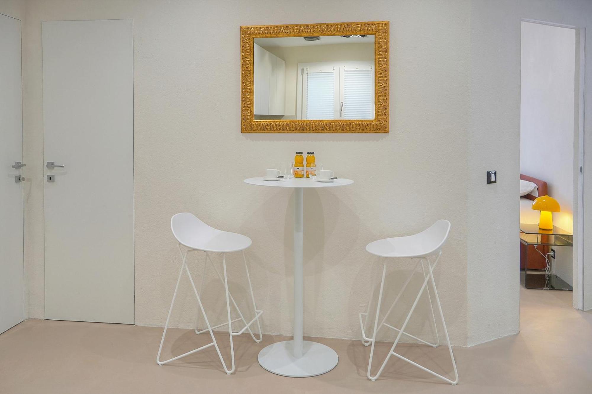 Apartment 3 Pieces Climatise Refait A Neuf En 2025 Carre D'Or A2B194