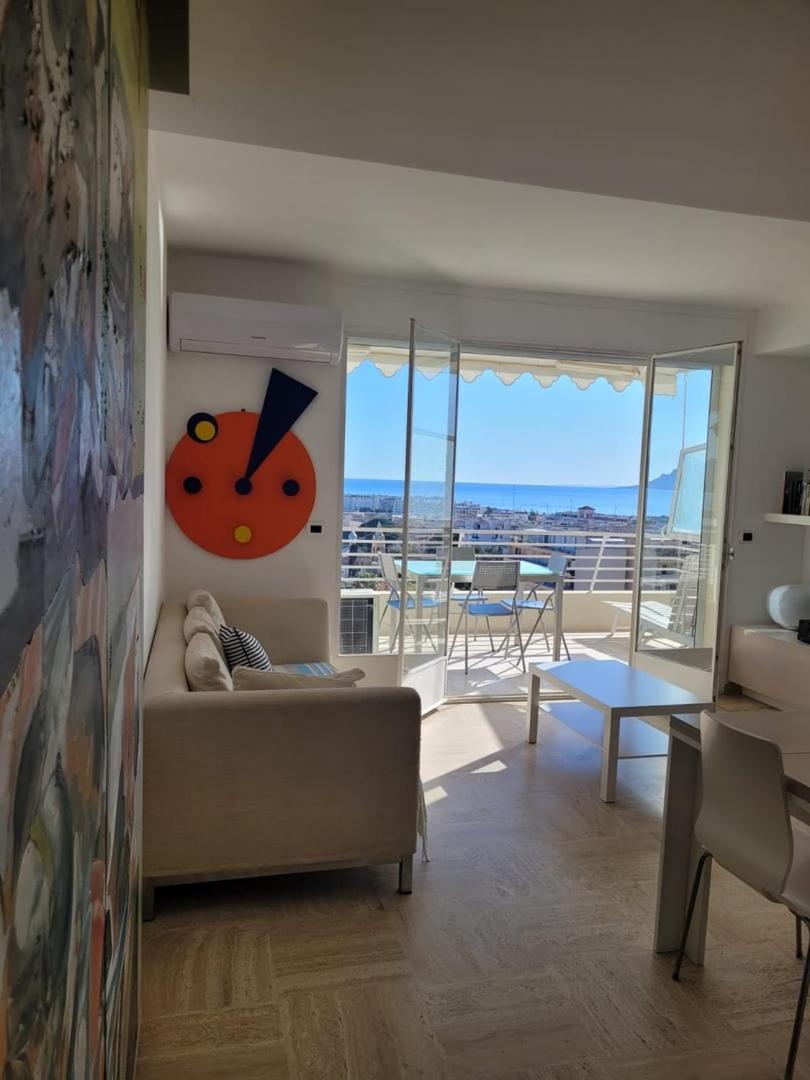 The Horizon - Sea View & Peaceful Retreat Apartamento