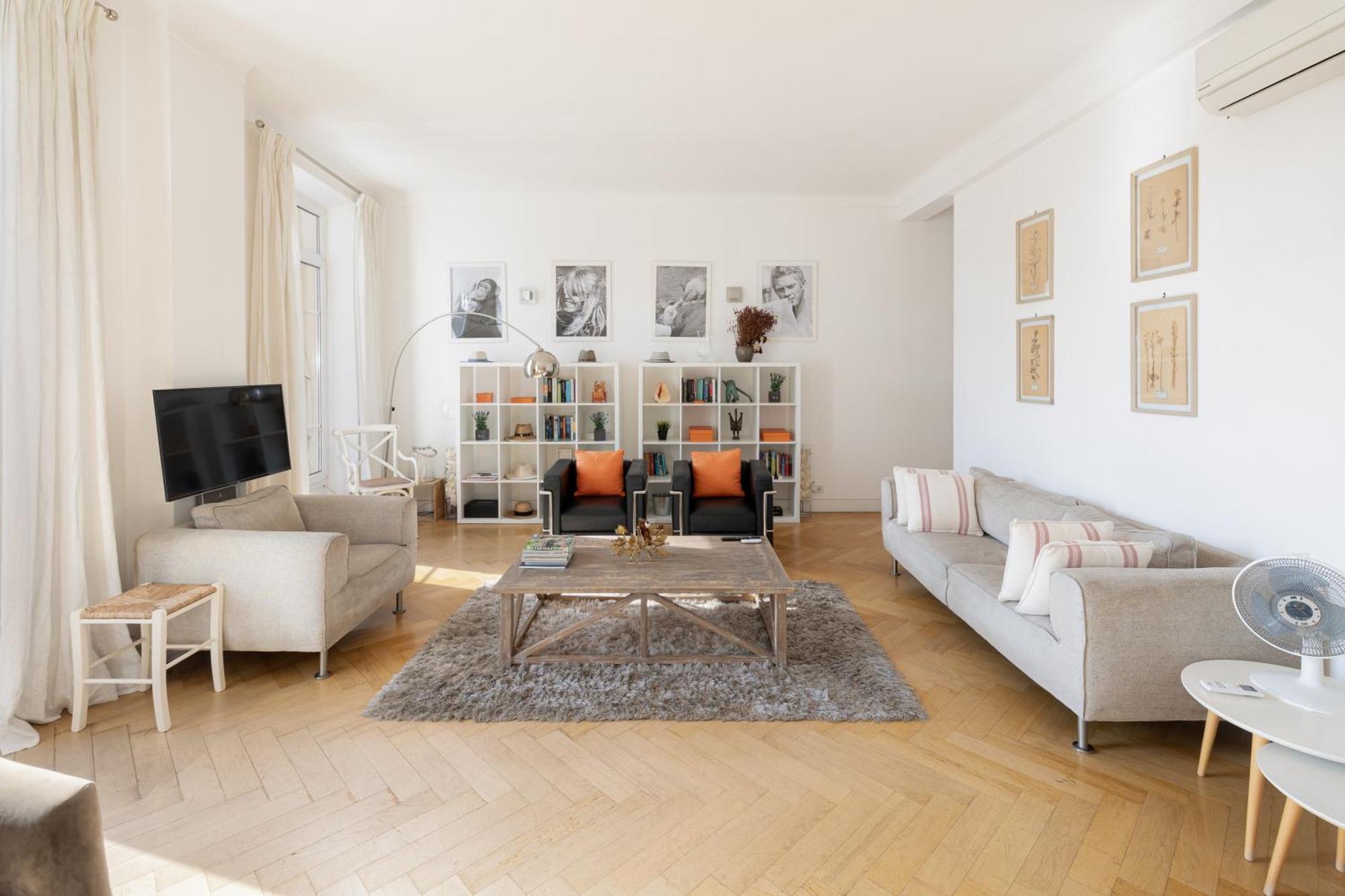 Center Of 100m2 Bright Cannes
