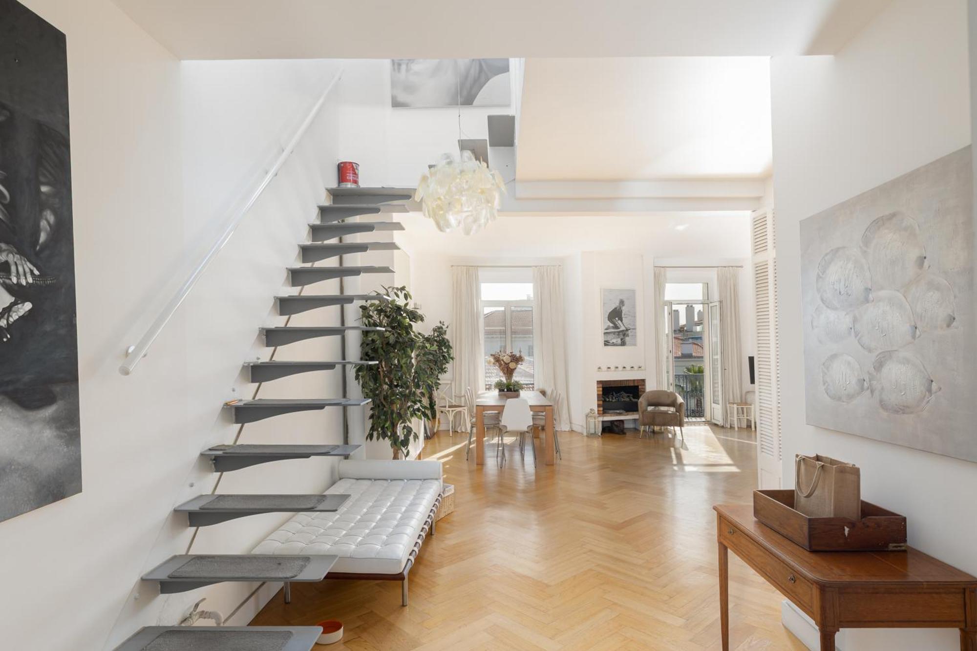 Apartment Center Of 100m2 Bright