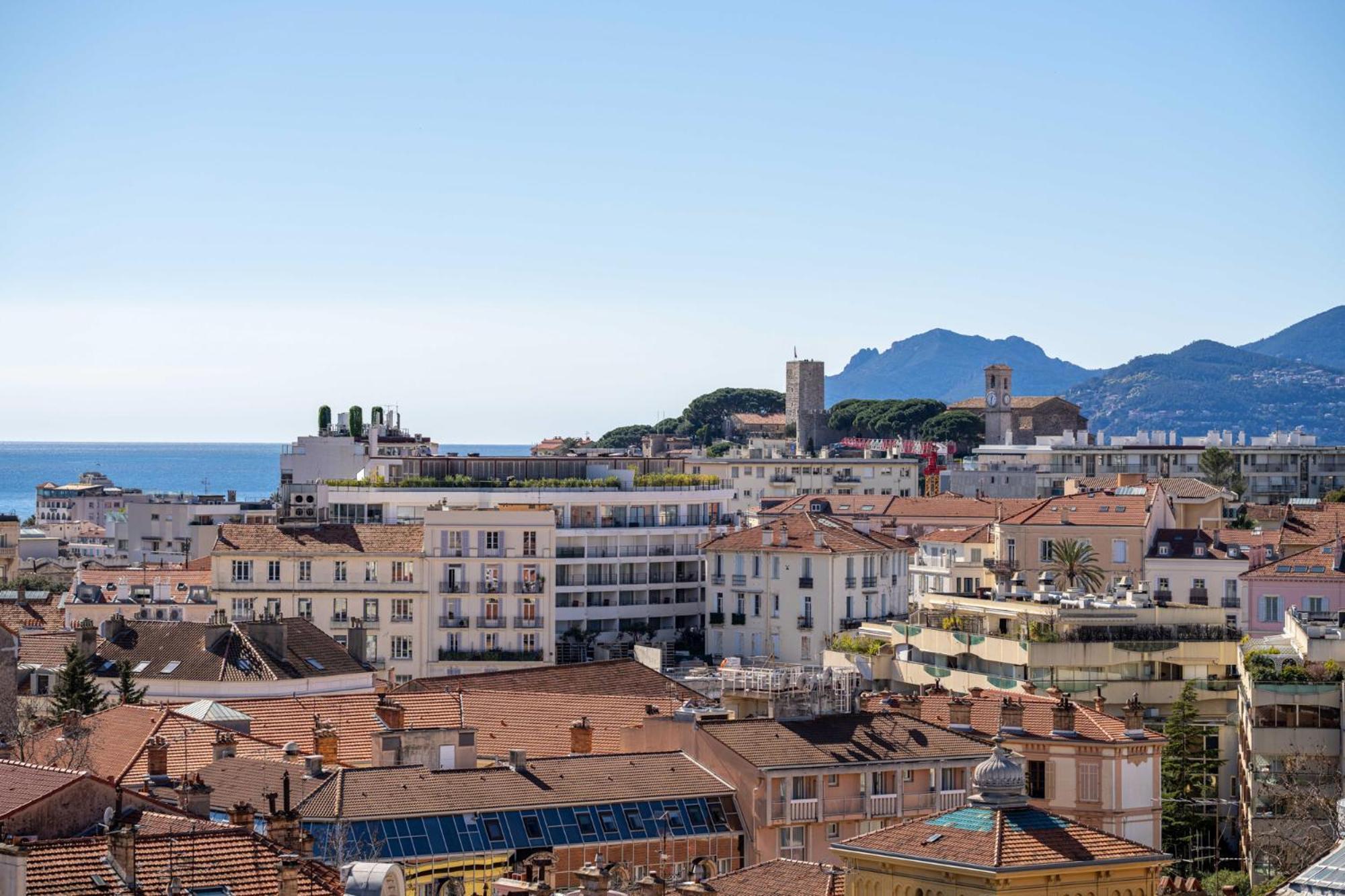 Avec Terrasse Et Vue Cannes