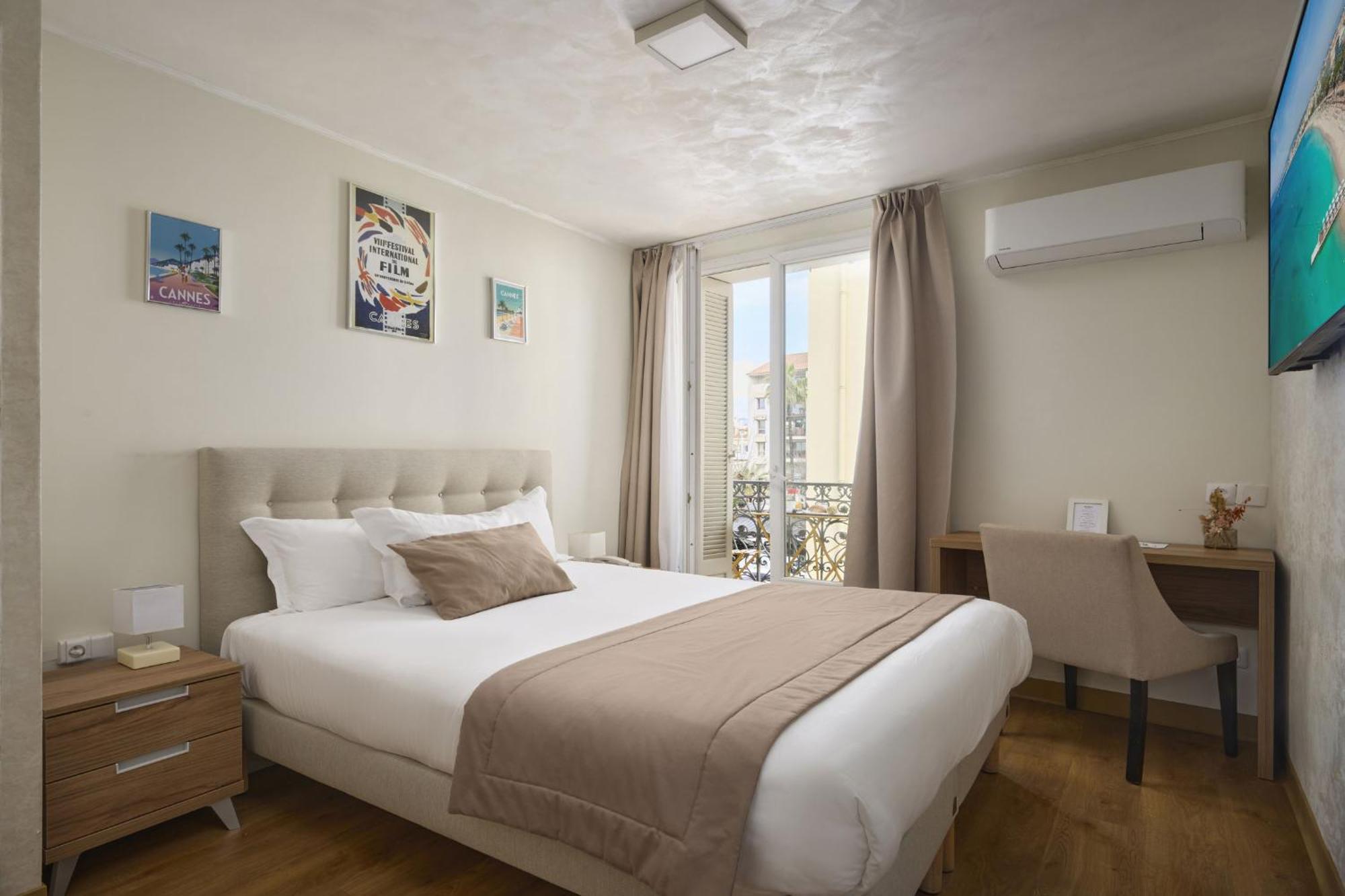 Hotel Des Congrès Et Festivals 3*