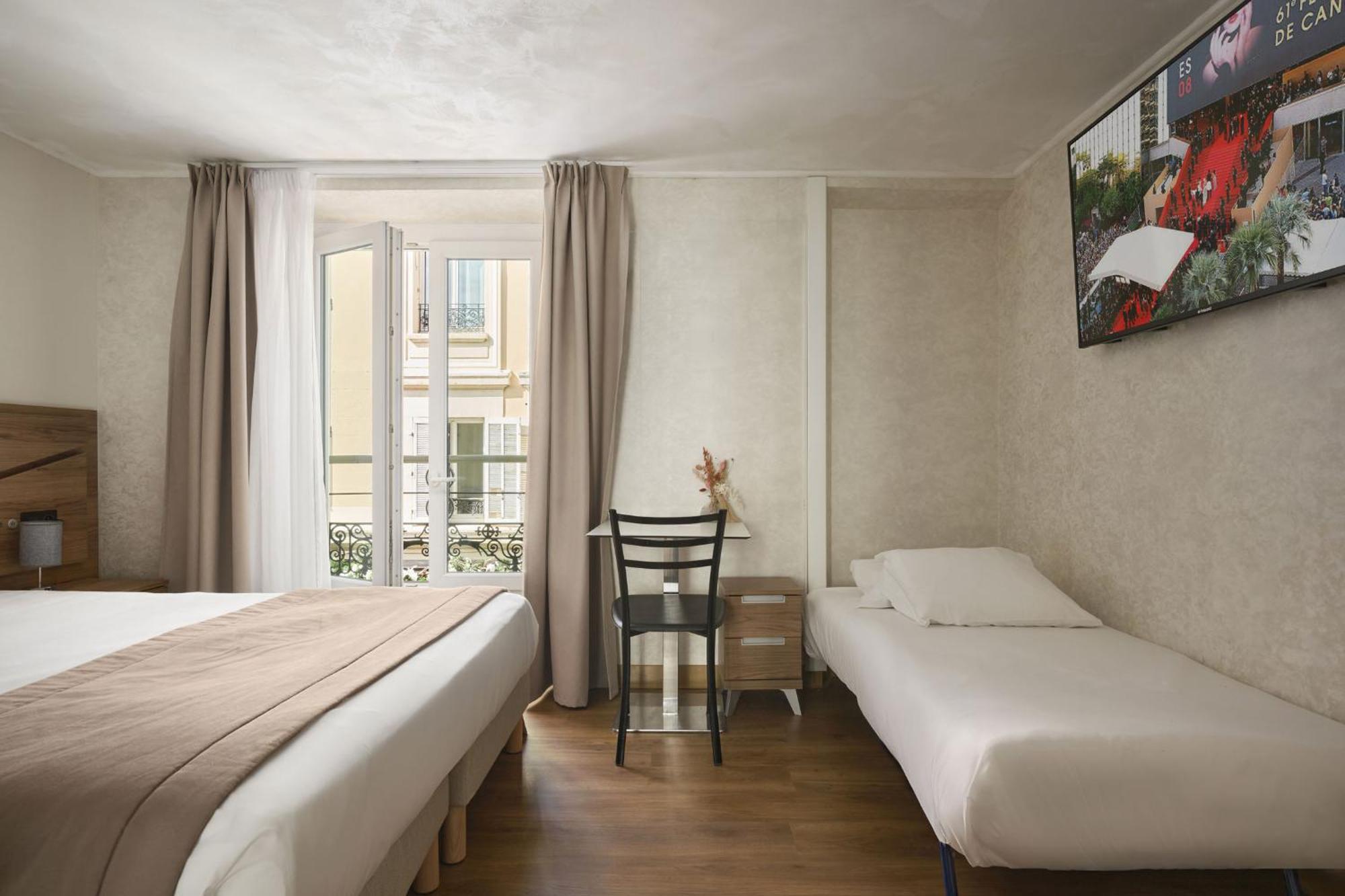 Hotel Des Congrès Et Festivals 3*