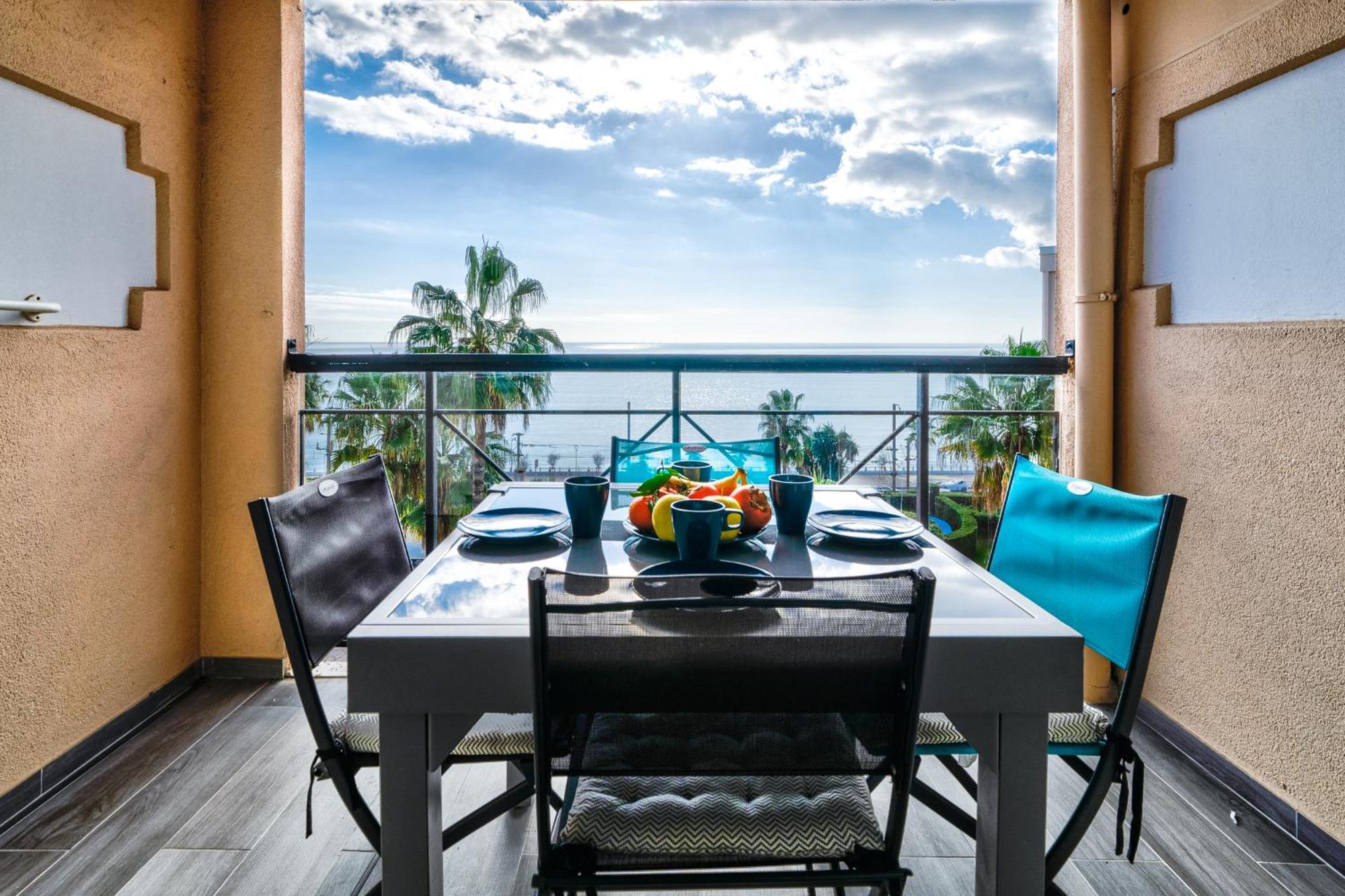 La Palme D'azur - *