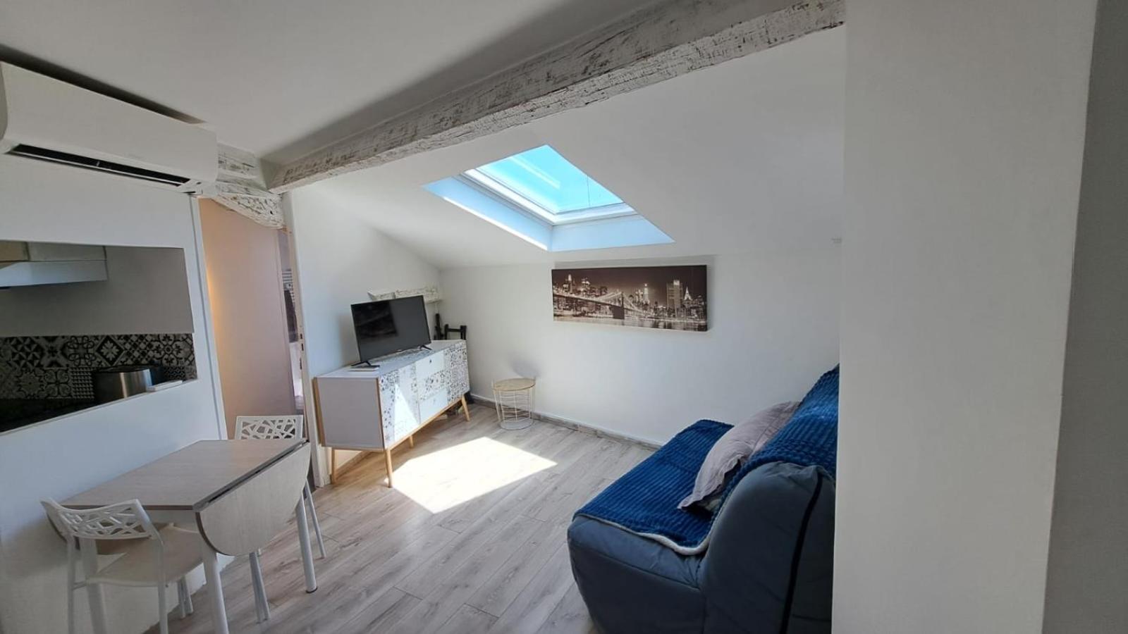 Joli 2 Pieces Renove A Proximite Du Centre Et Appartement