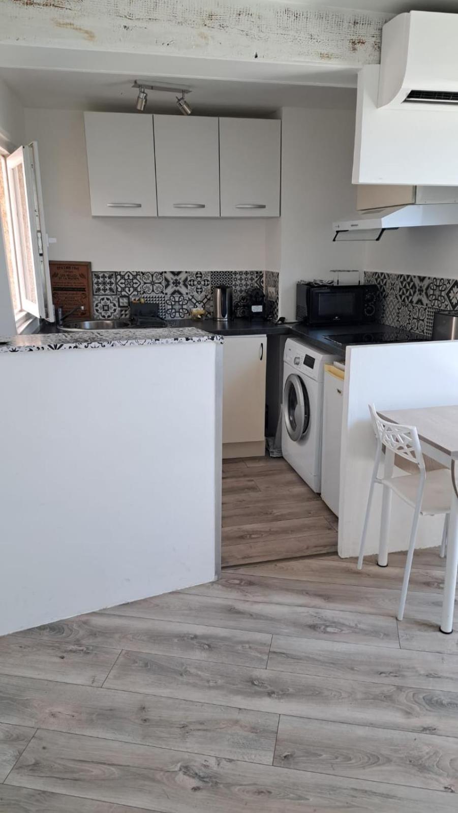 Appartement Joli 2 Pieces Renove A Proximite Du Centre Et