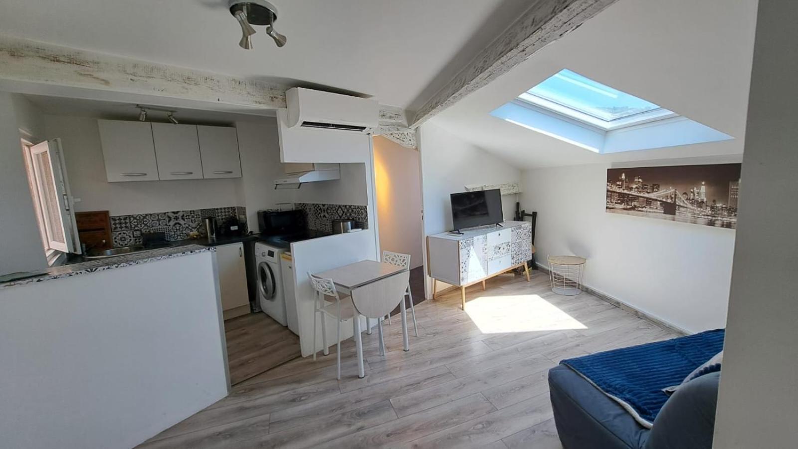 Joli 2 Pieces Renove A Proximite Du Centre Et Appartement Cannes