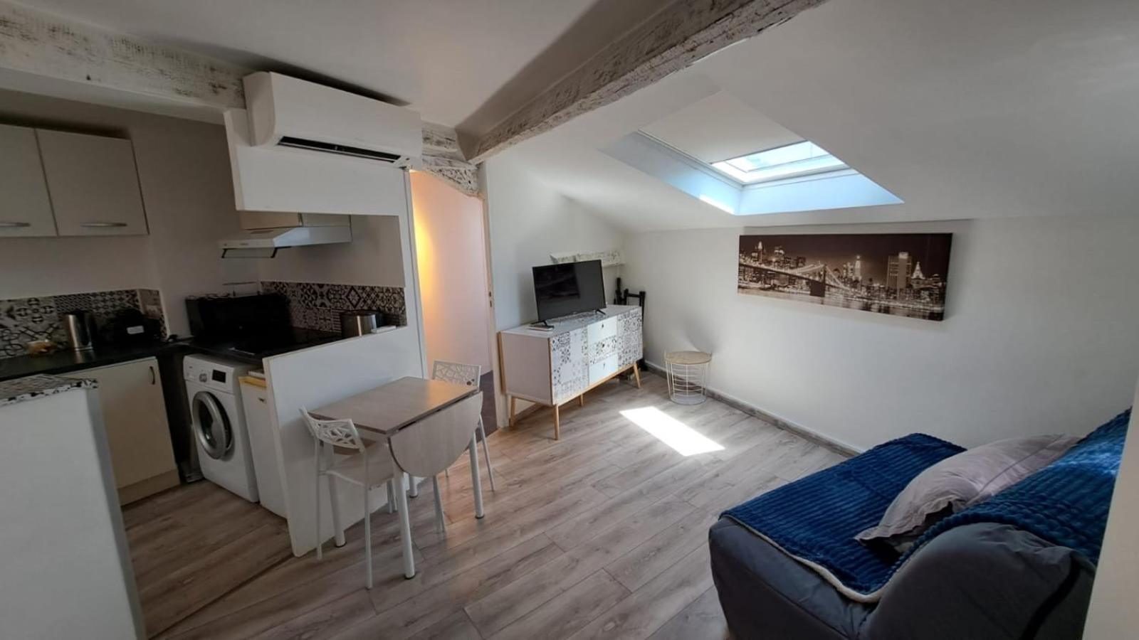Joli 2 Pieces Renove A Proximite Du Centre Et *