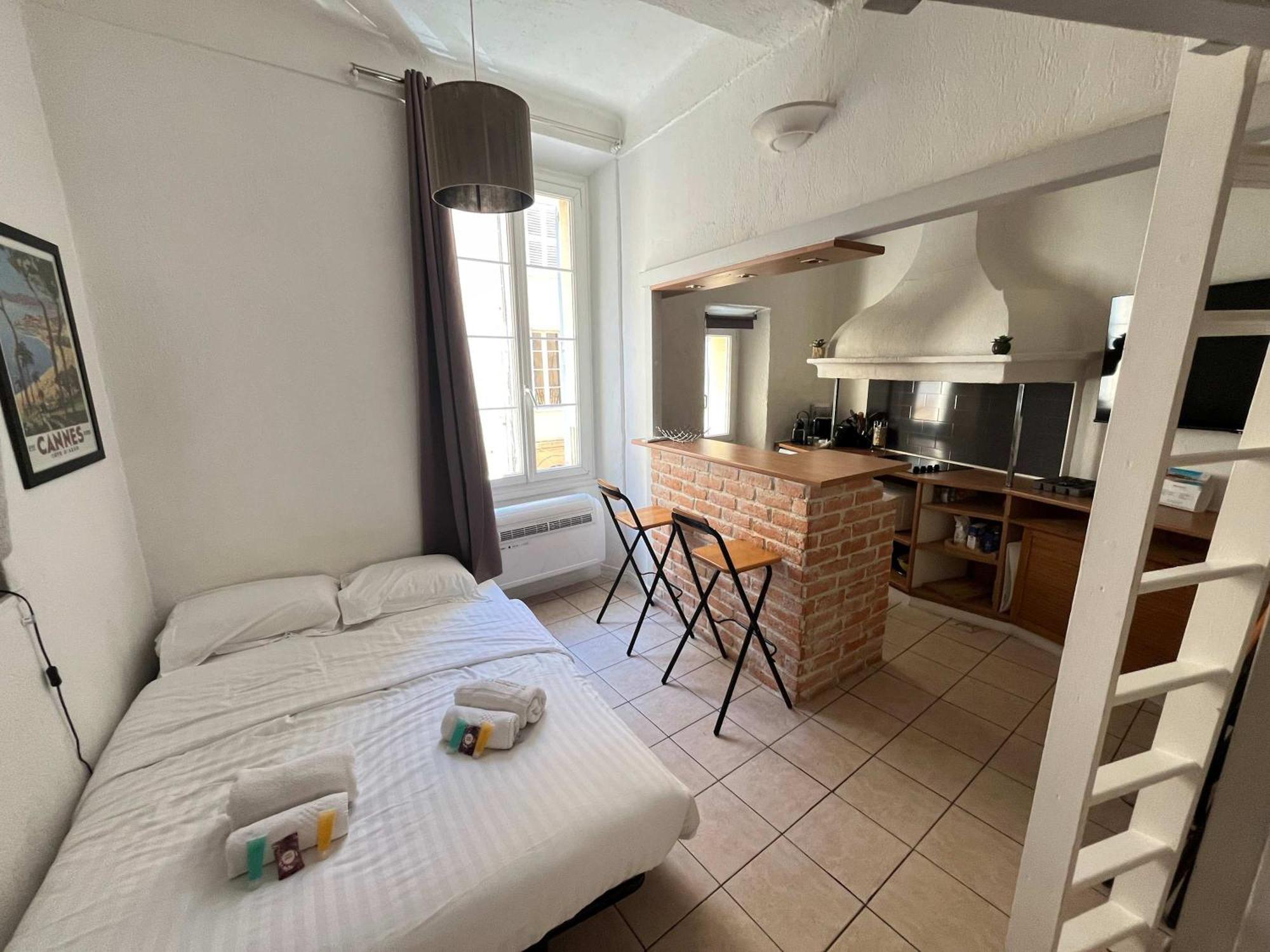A092-studio Agreable Avec Mezzanine - Le Suquet Cannes