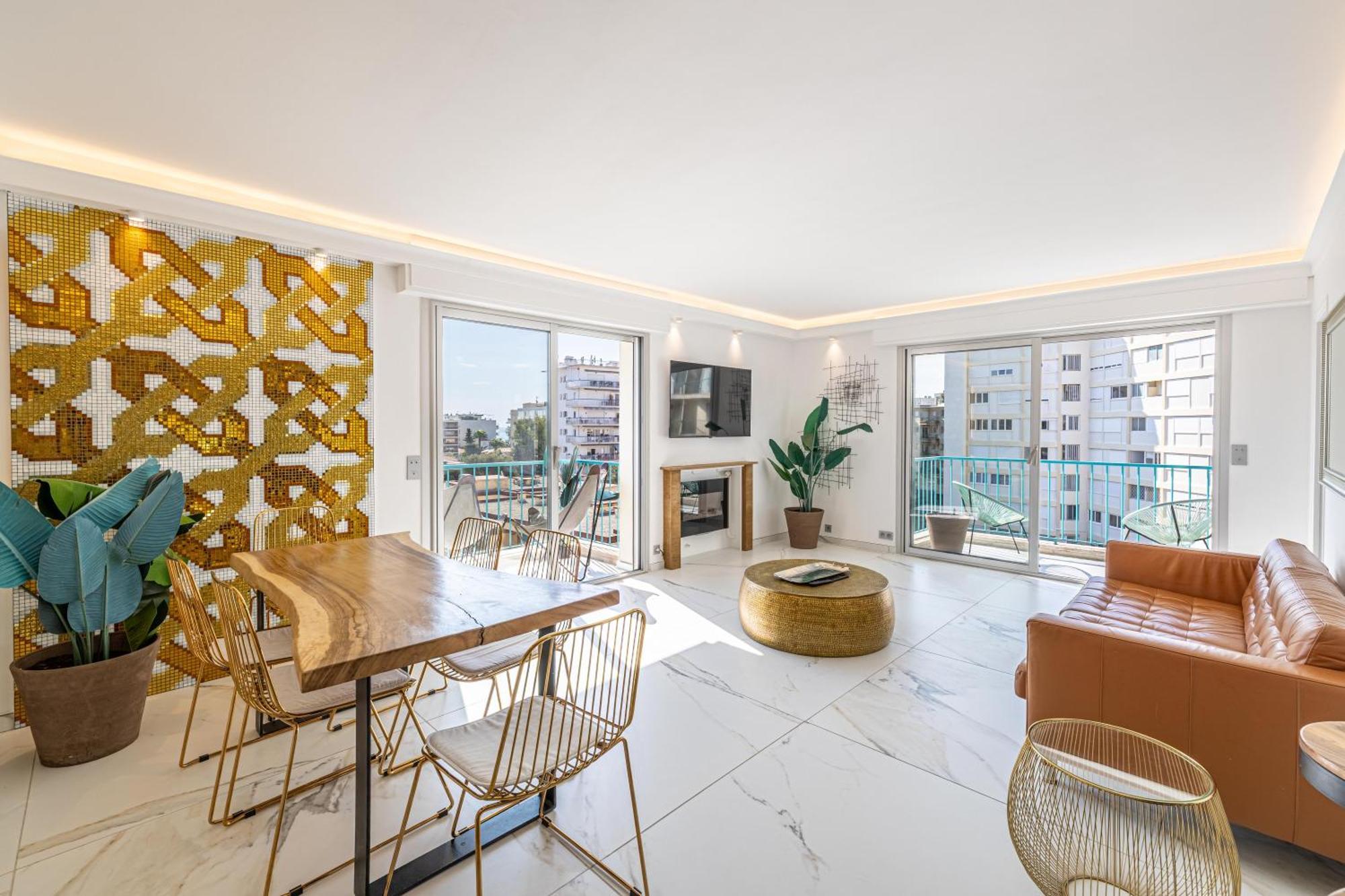 Modern - 3br- 6p - Palm Beah *