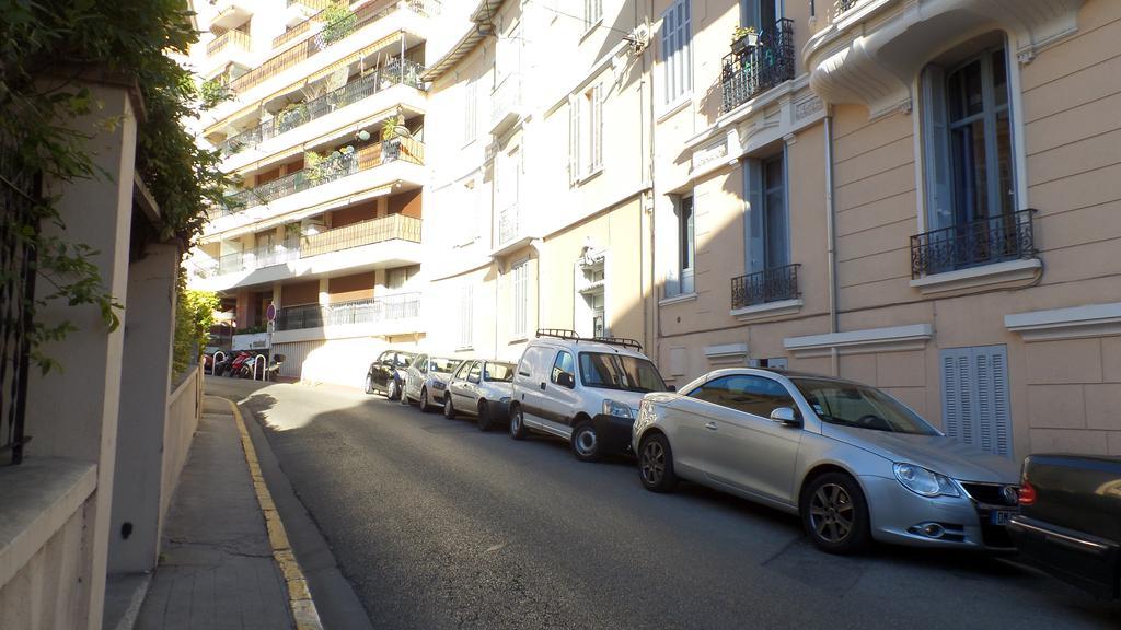 16 Avenue Marechal Gallieni * Cannes