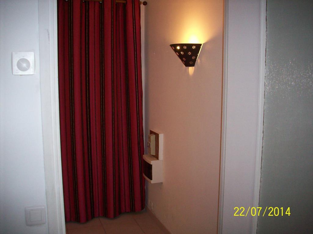 Fushia Cannes
