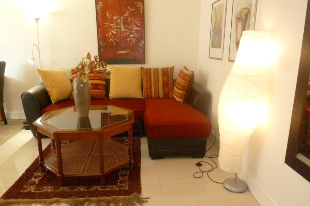 Seafront Haven: Modern 2-bed With Pool