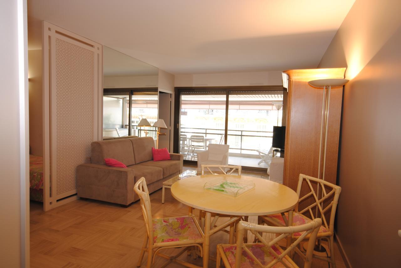 Gray D'albion Lef516 Apartment *