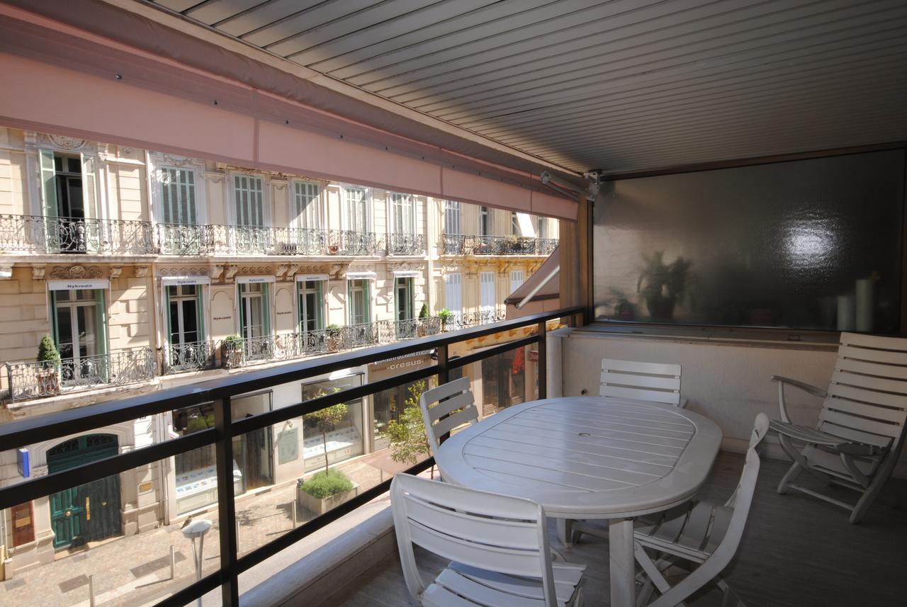 Gray D'albion Lef516 Apartment
