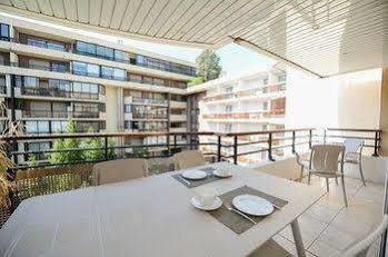 Neotelia Pavillon Riviera *