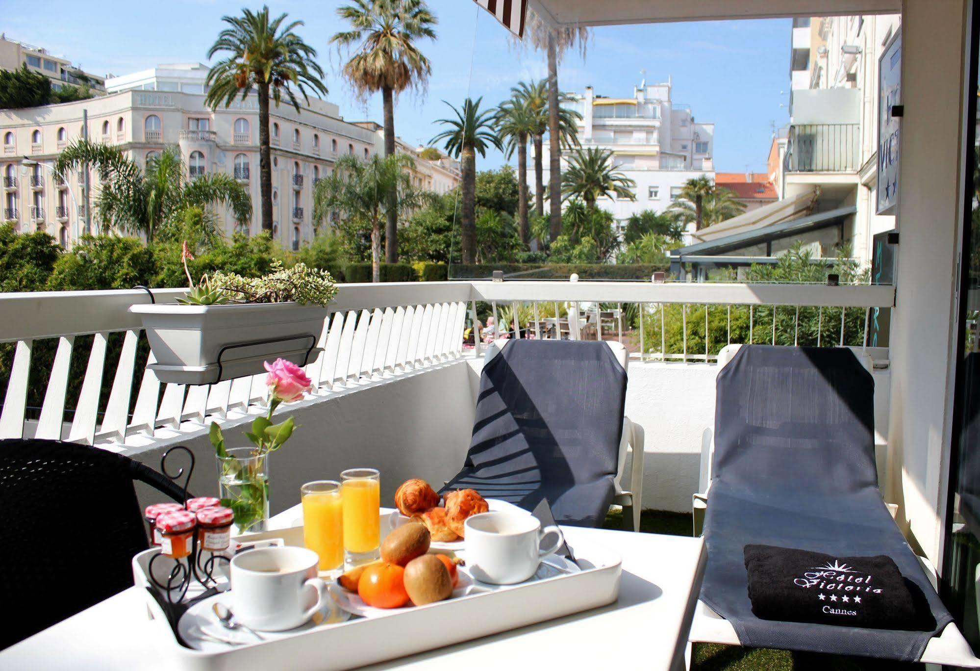 Victoria Hotel 4*