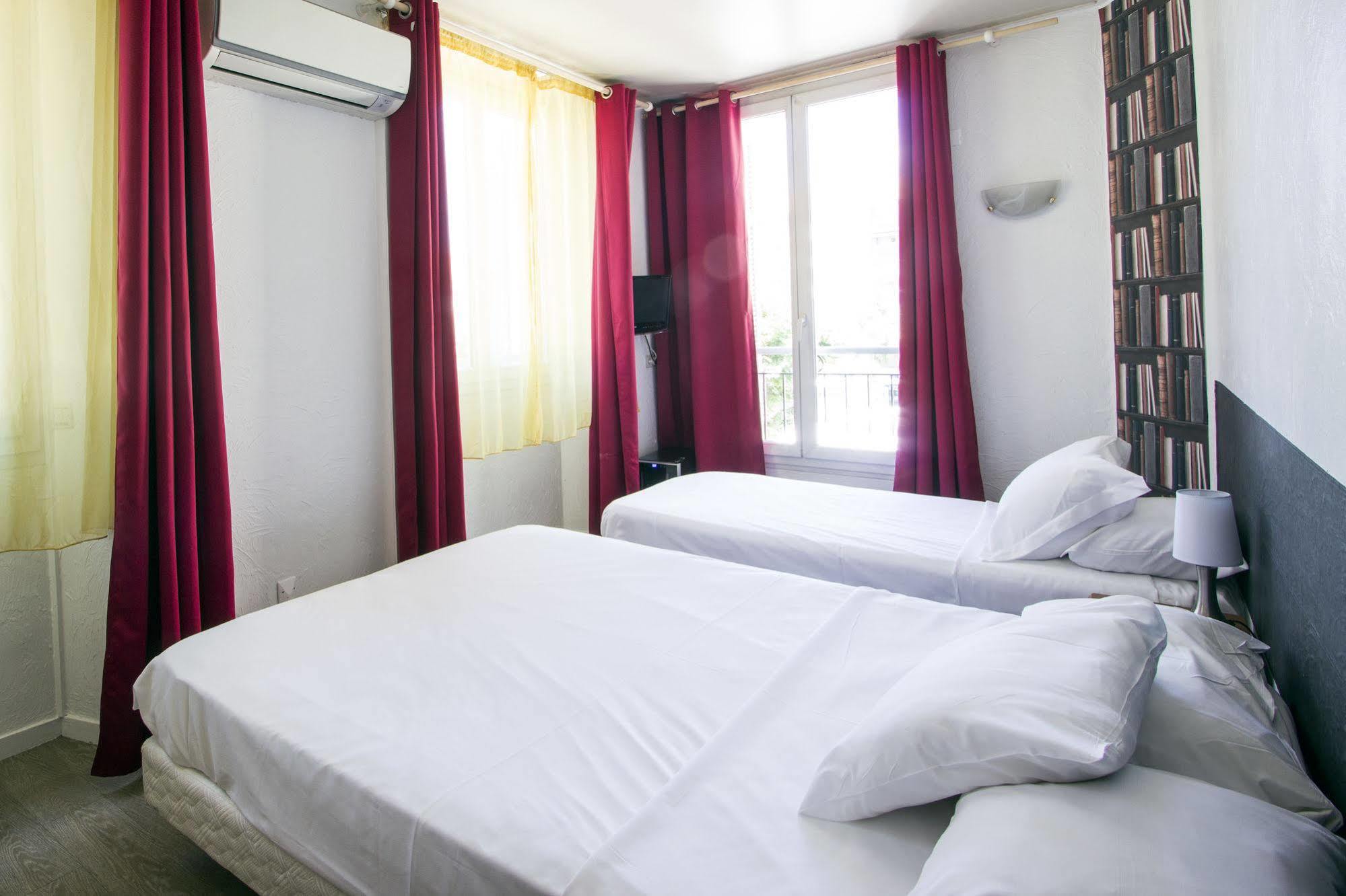 Hotel Des Congrès Et Festivals 3*